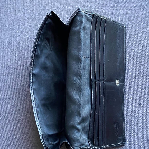 Fendi long wallet. - Picture 10 of 15